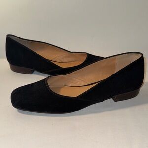 Crown Vintage Black Suede Rounded-Toe Ballet Flats
